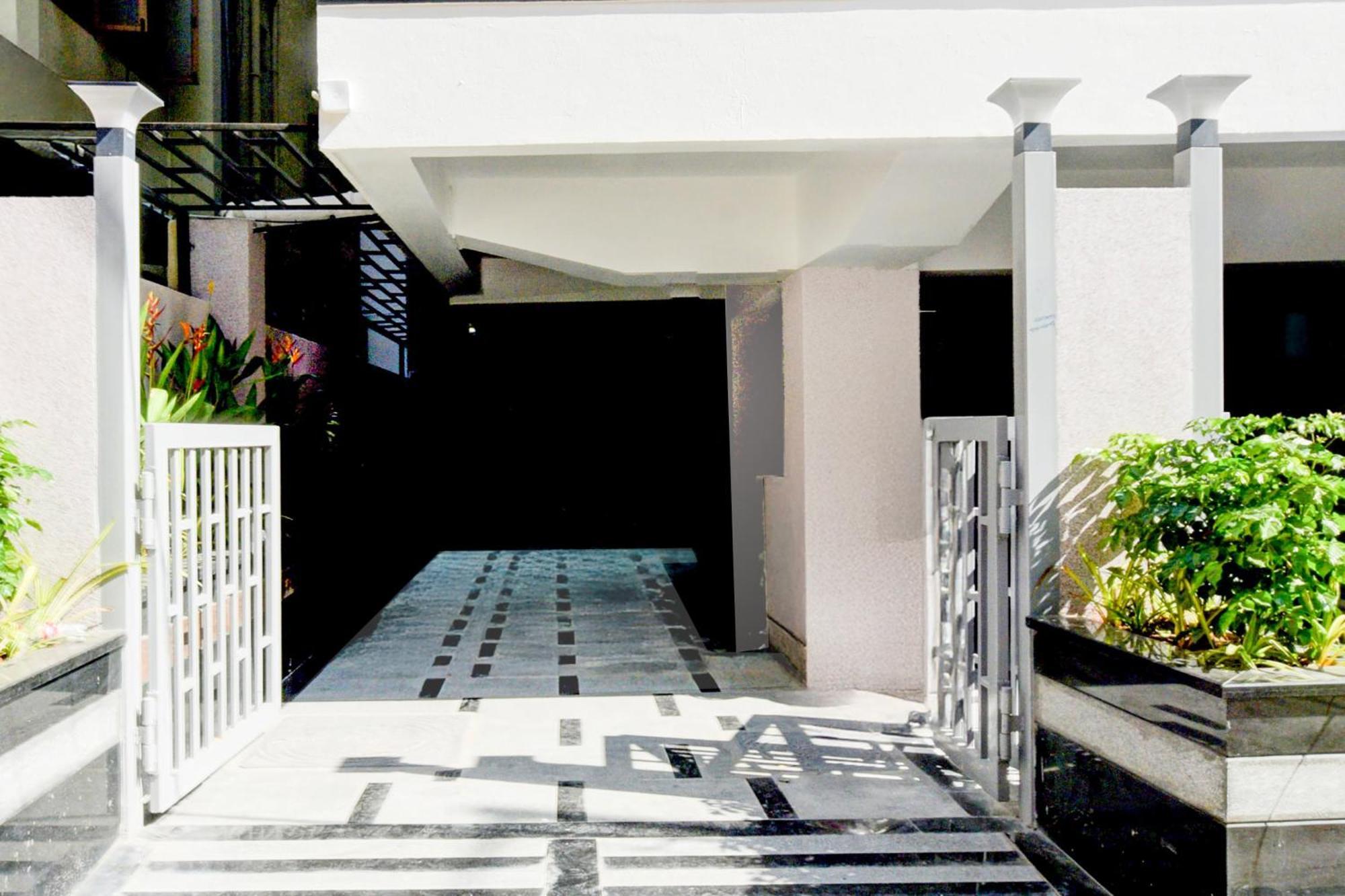 Townhouse Aarav Business Hotel Haydarabad Dış mekan fotoğraf